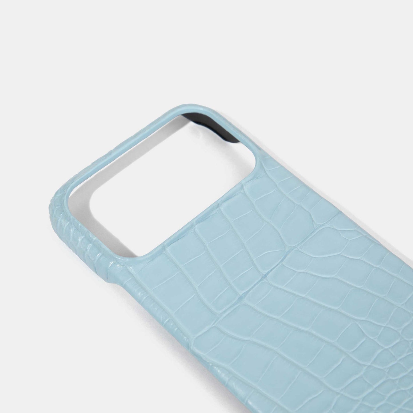 Light Blue Alligator Phone Case for iPhone 17 Pro Max Details