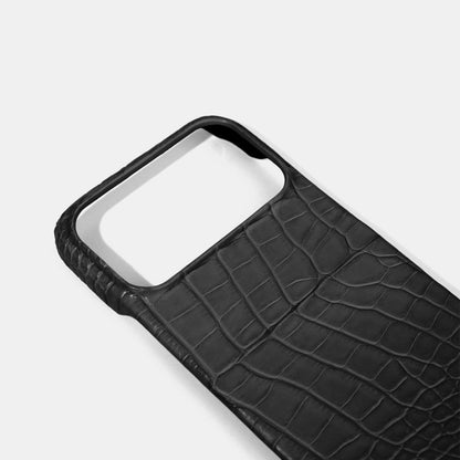 Black Alligator Phone Case for iPhone 17 Pro Max Details