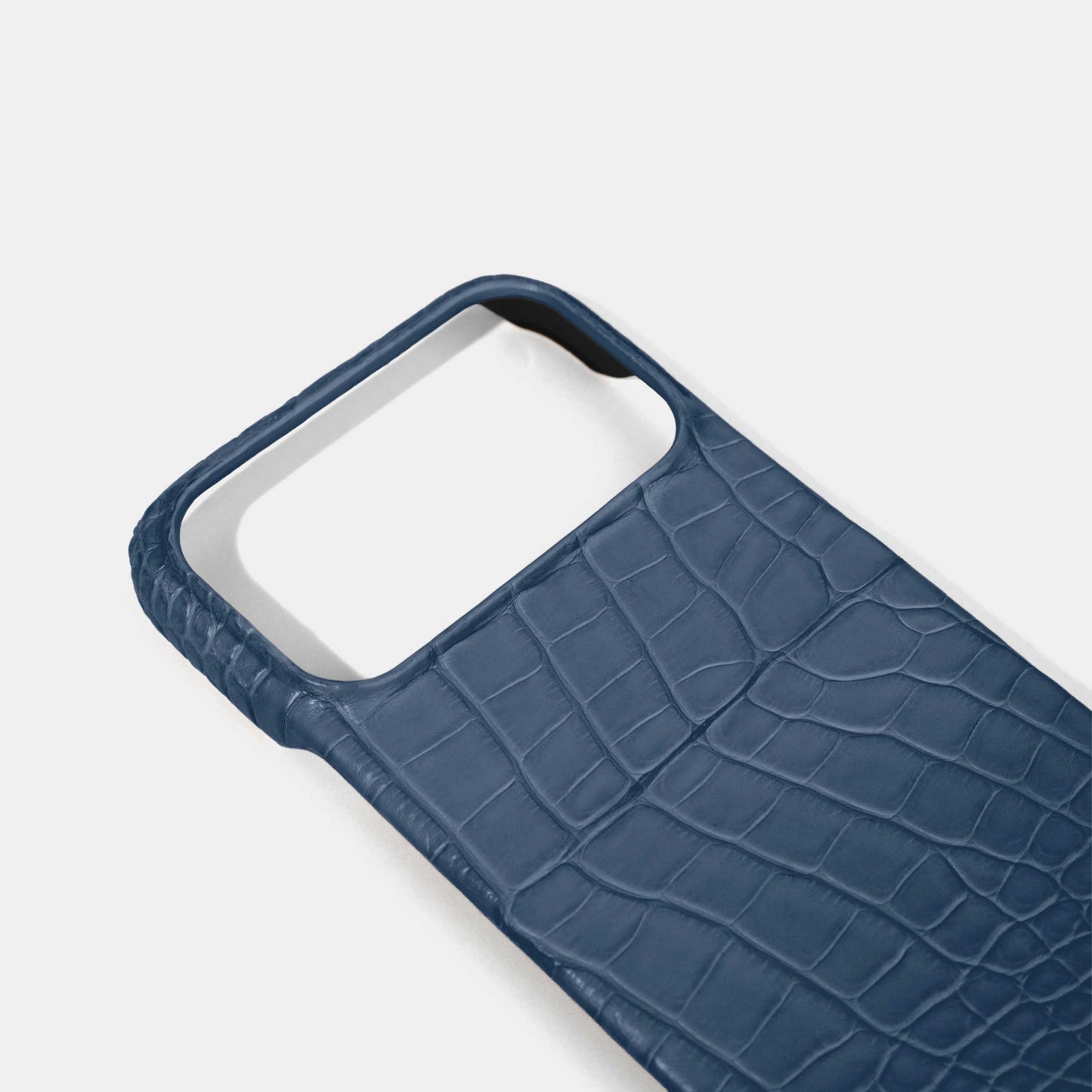 Blue Alligator Phone Case for iPhone 17 Pro Max Details
