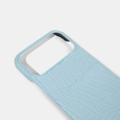 Light Blue Alligator Phone Case for iPhone 17 Pro Max Details